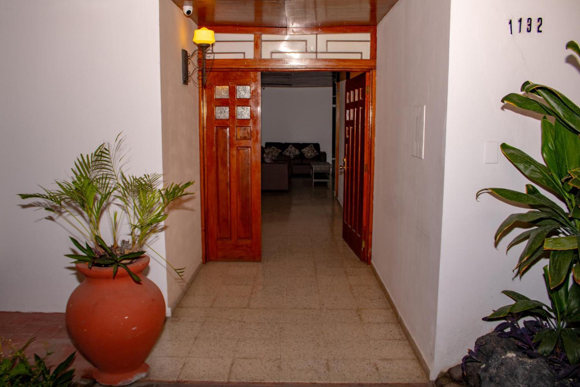 Volcano Hostal Y Restaurante San Salvador Exterior photo